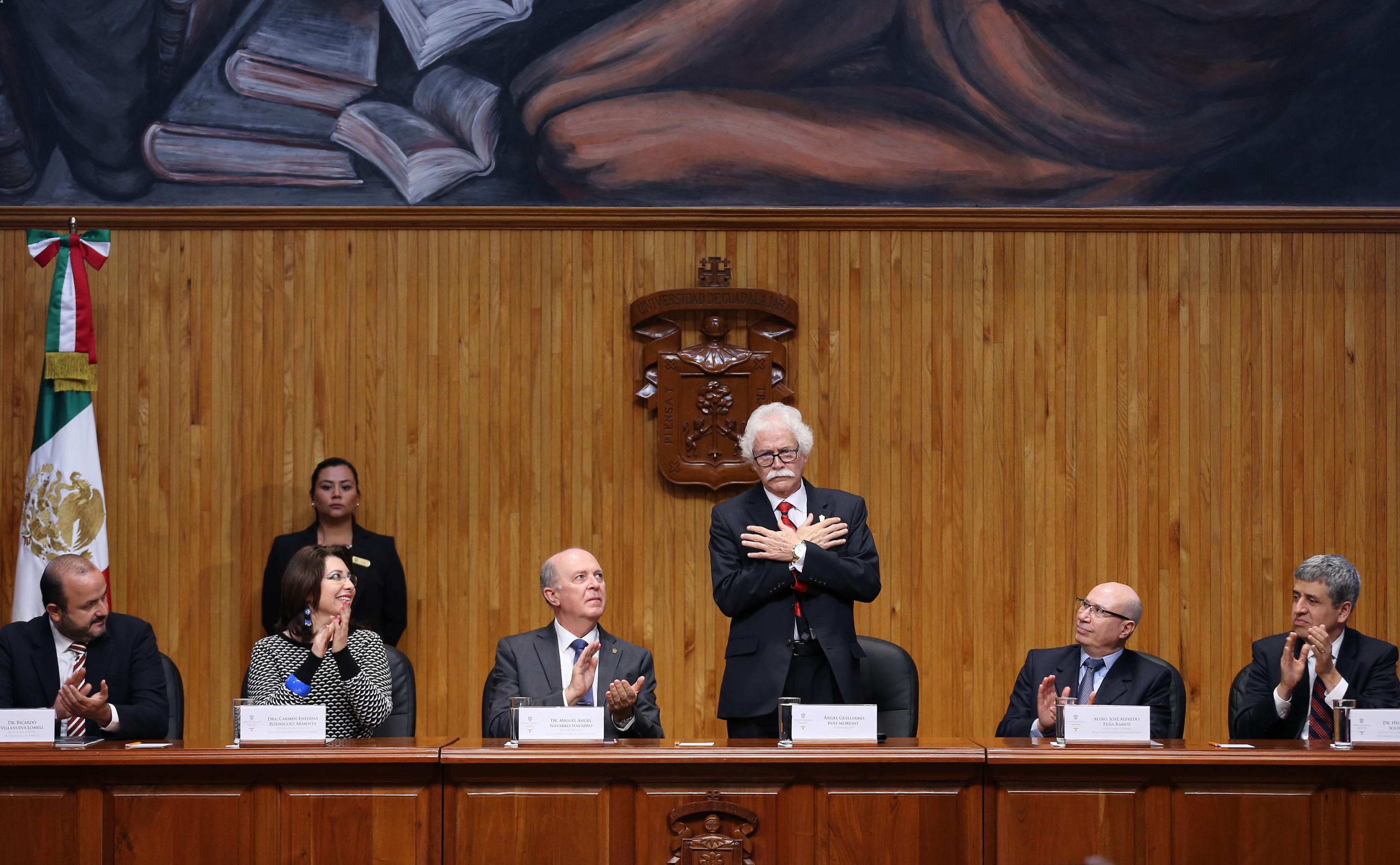 Distinguen al jurista Ángel Guillermo Ruiz Moreno como Maestro Emérito de la UdeG