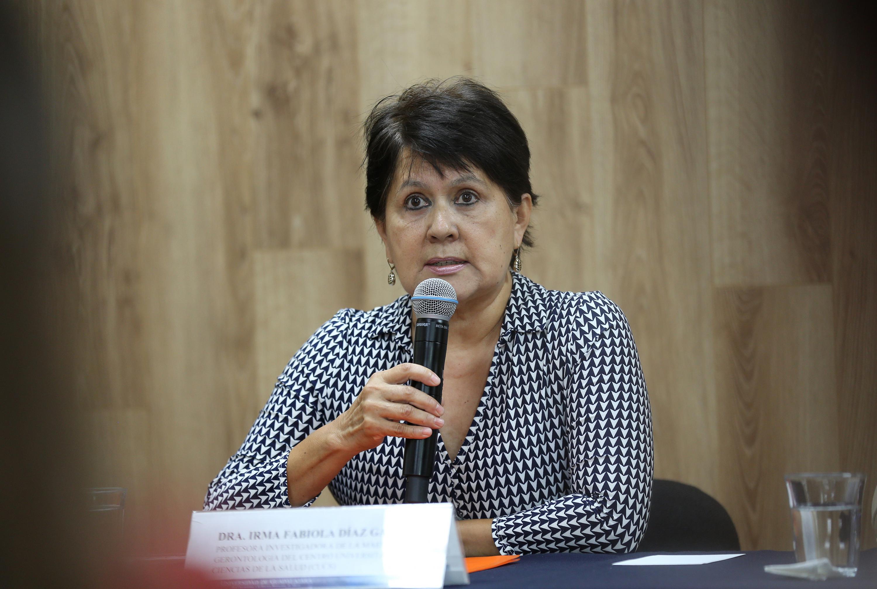 Enfrentan adultos mayores carencias en servicios y atención
