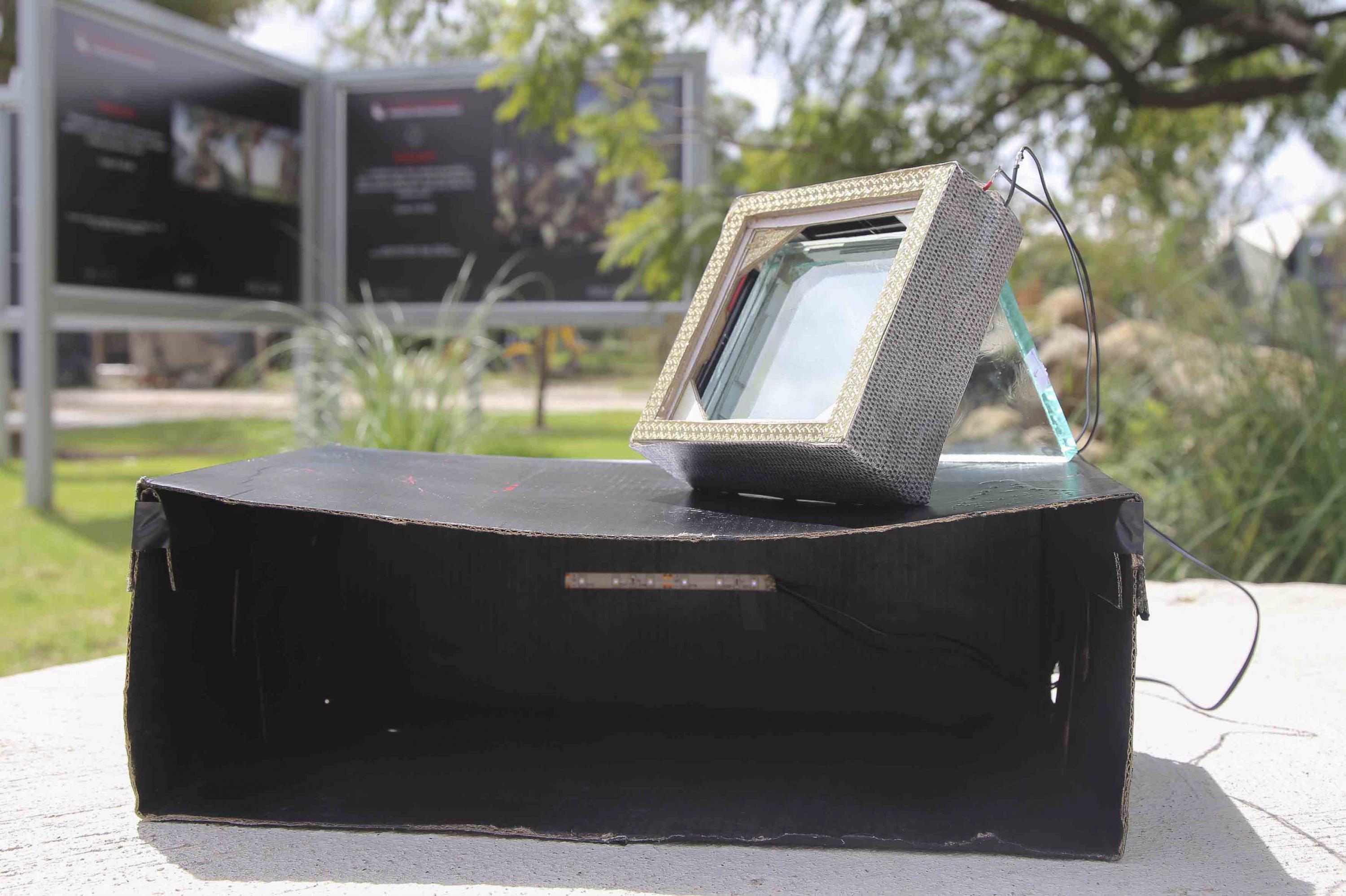 Desarrollan alumnos del CUTonalá concentrador solar para generar energía eléctrica