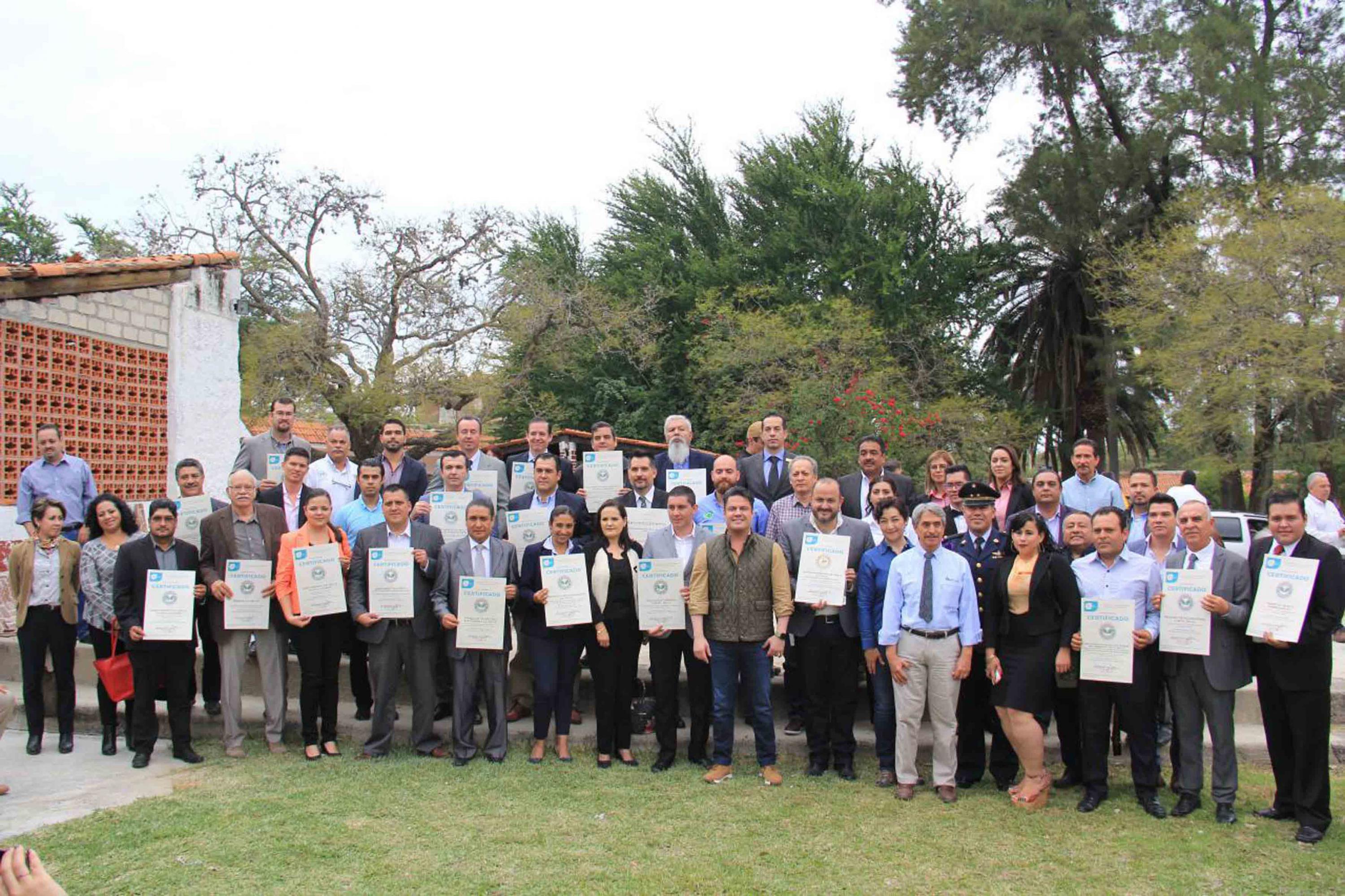 Recibe CUTonalá certificación como Líder Ambiental