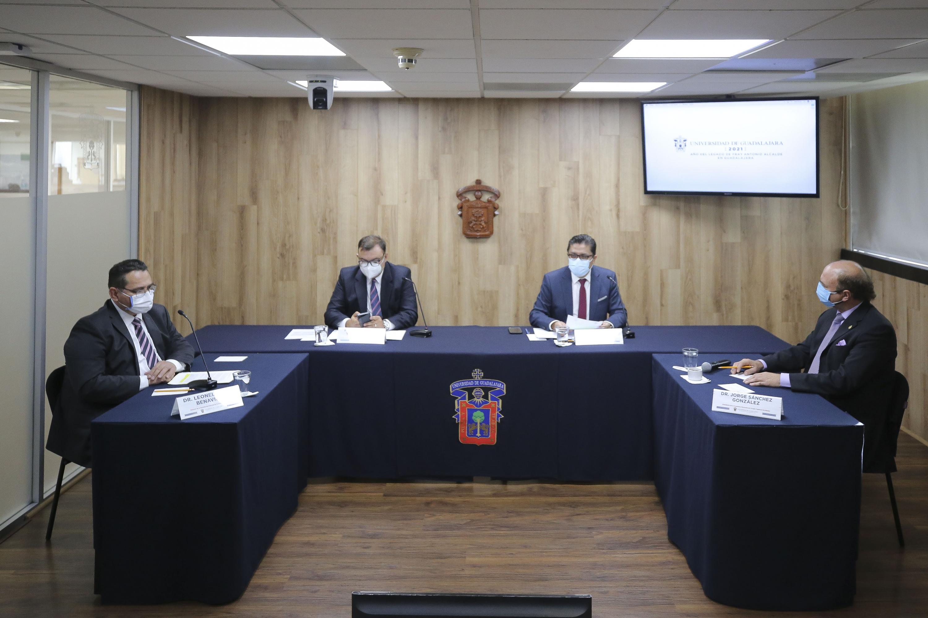 Innovar en investigación y cirugía en la Cátedra Fray Antonio Alcalde y Barriga