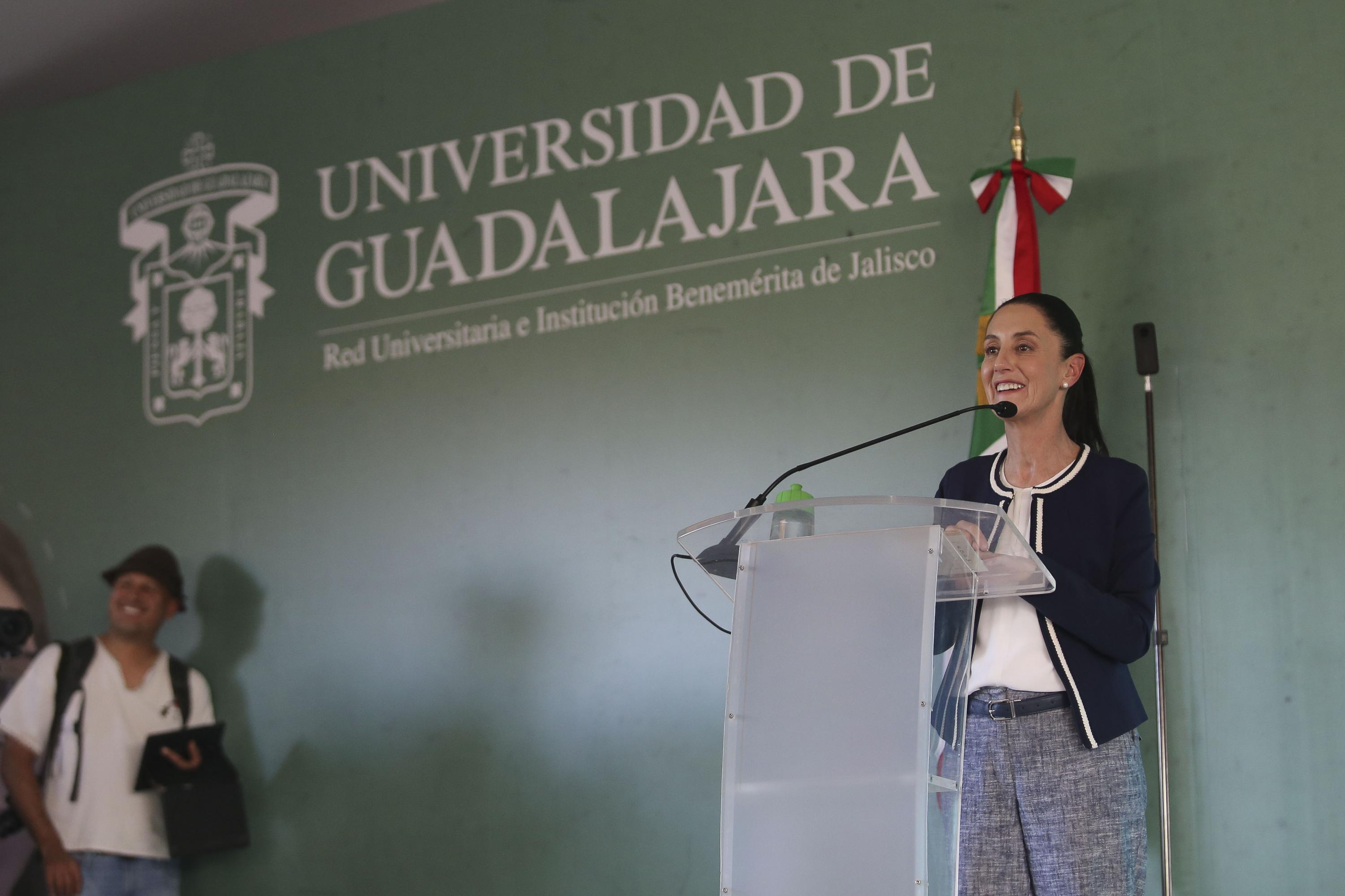 Sheinbaum ofrece conferencia a universitarios sobre acciones contra el cambio climático en CDMX