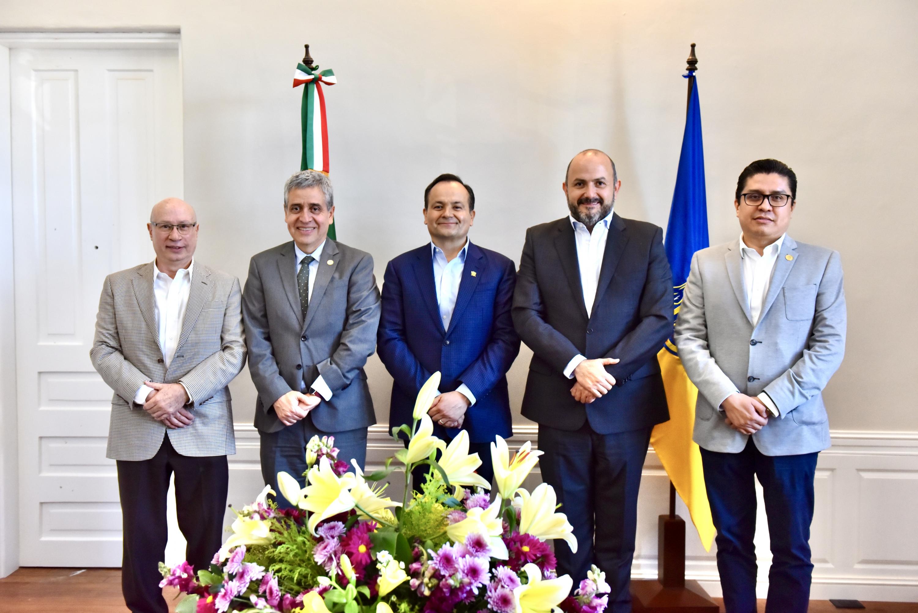 Funcionarios en el arranque del CUCHAPALA