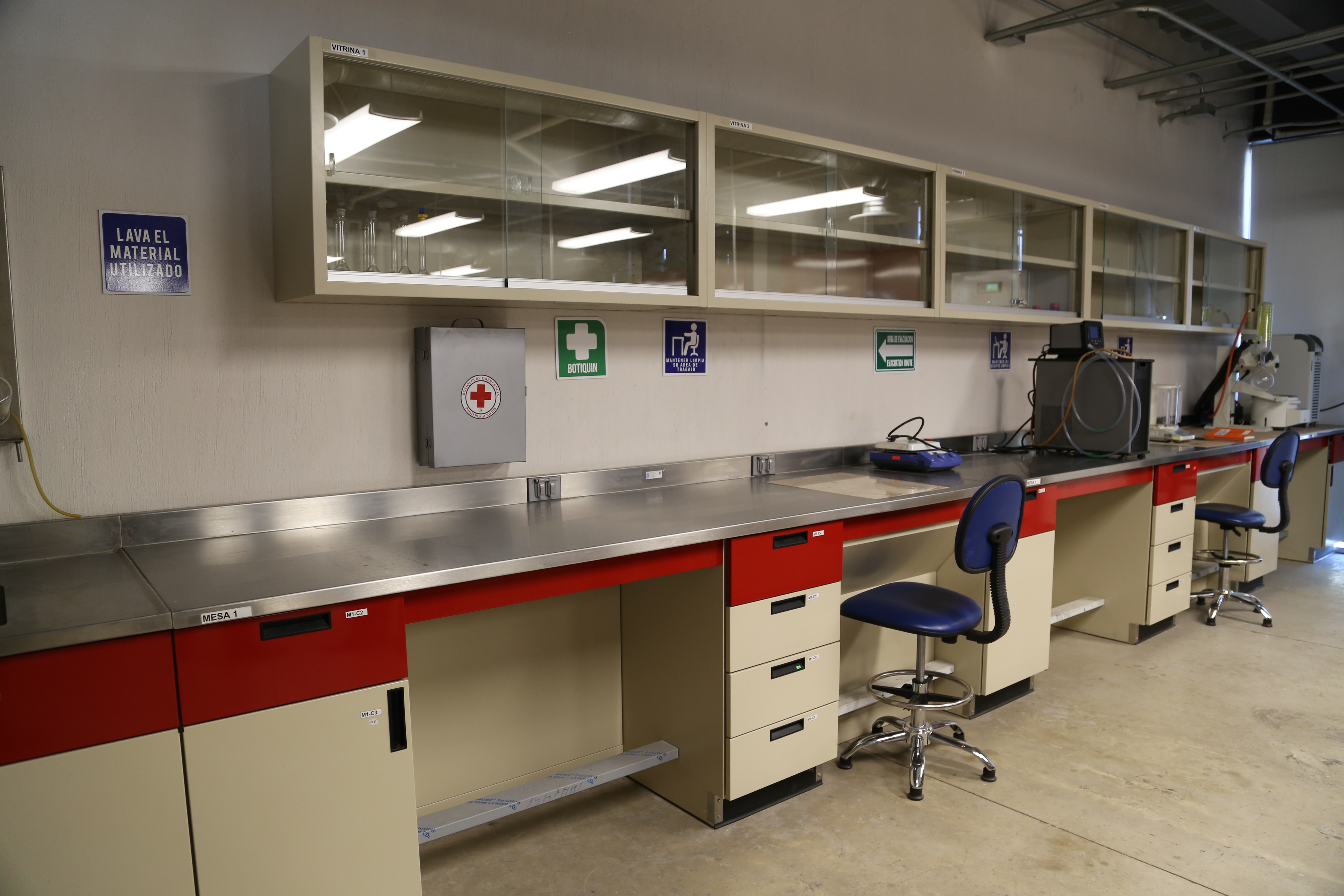 SE INAUGURA LABORATORIO DE MICROSCOPÍA E INSTRUMENTACIÓN