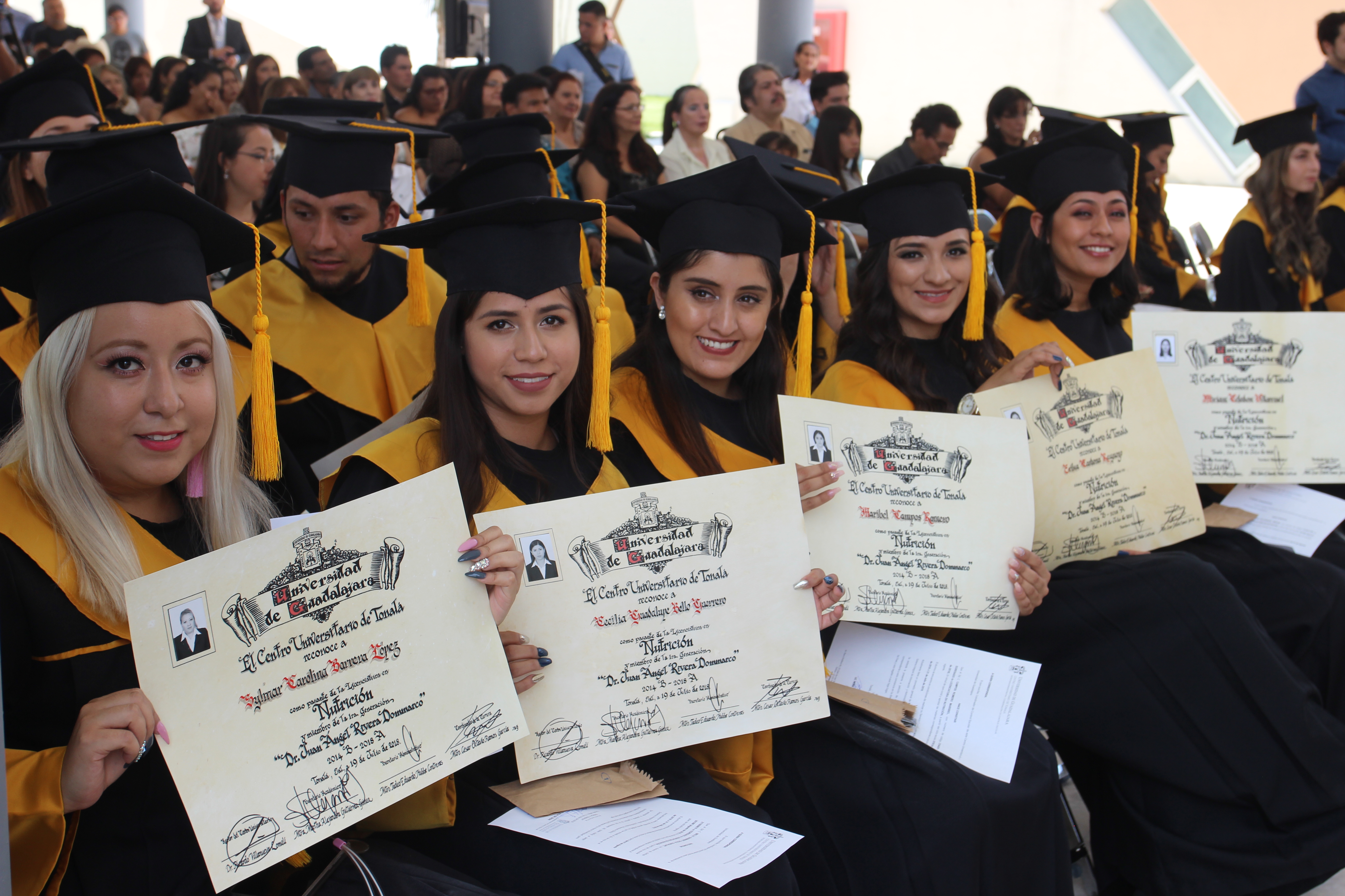 SE GRADÚA PRIMERA GENERACIÓN DE NUTRICIÓN