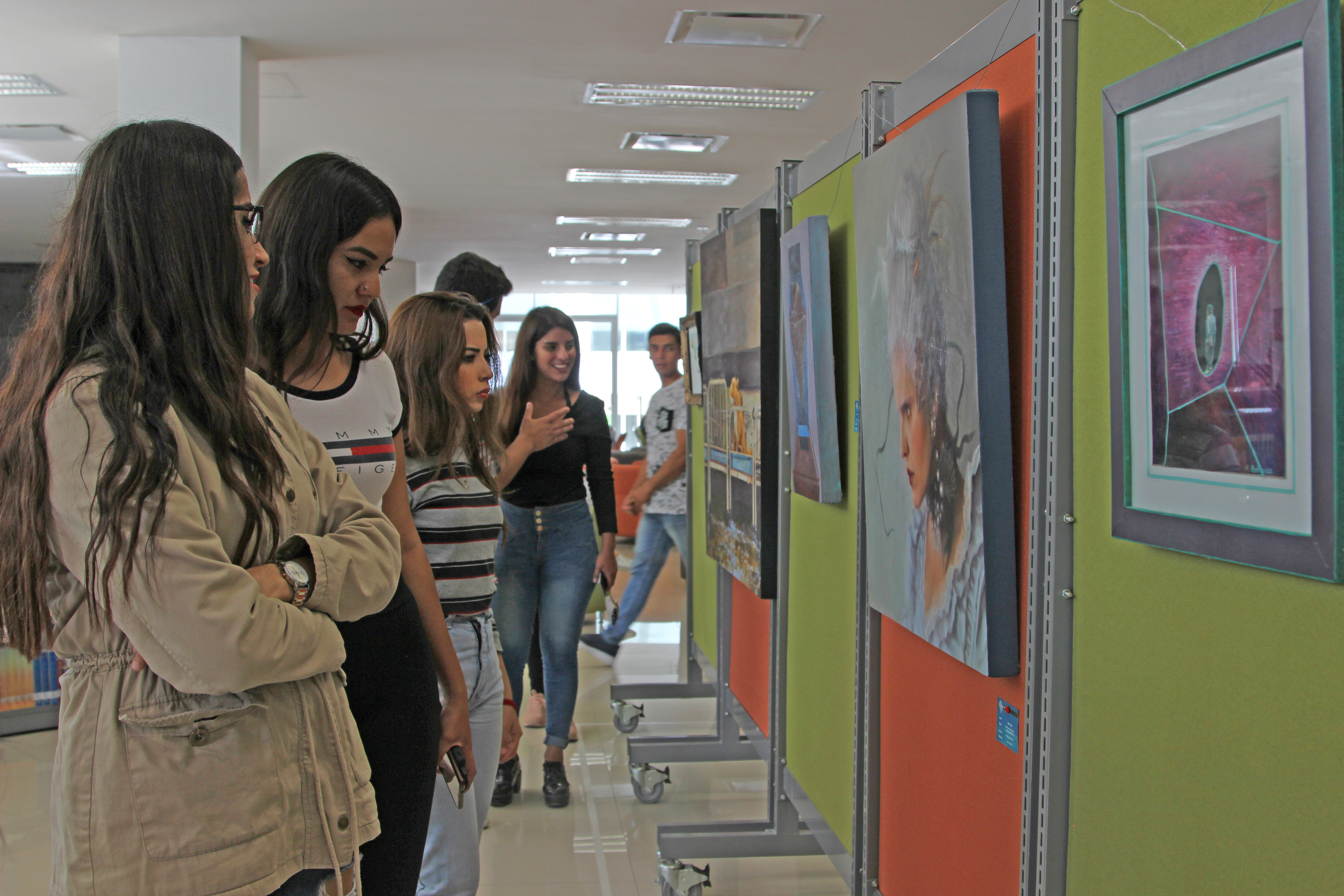 EXHIBEN PIEZAS PICTÓRICAS EN EL CUT 