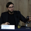 Dr. David López de la Mora mostrando como funciona biopolimero