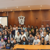 Grupo de asistentes a la conferencia junto con el Diputado Pedro Kumamoto